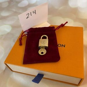 💯Authentic vintage Louis Vuitton padlock